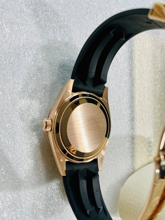 ロレックス スカイドゥエラー 336235（高級時計）の商品画像 - 査定依頼日：2025年6月23日 - 最高査定価格：6,200,000円