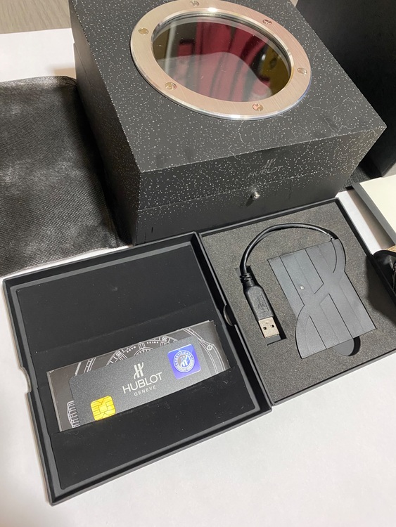 ウブロ ビックバン 341.PX.7918.PR.1979　（高級時計）の商品画像 - 査定依頼日：2025年6月11日 - 最高査定価格：2,400,000円