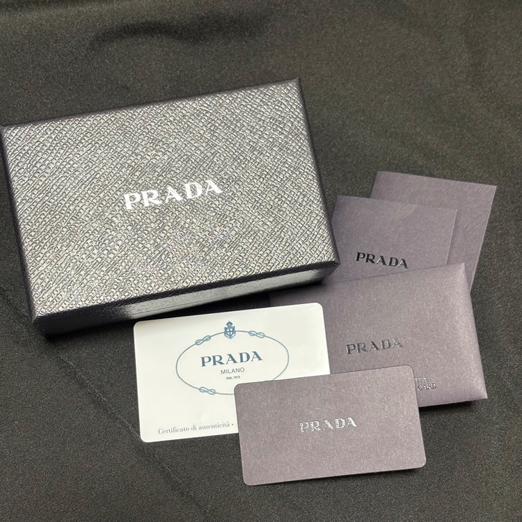 プラダ  （ブランドバッグ）の商品画像 - 査定依頼日：2025年10月26日 - 最高査定価格：30,000円