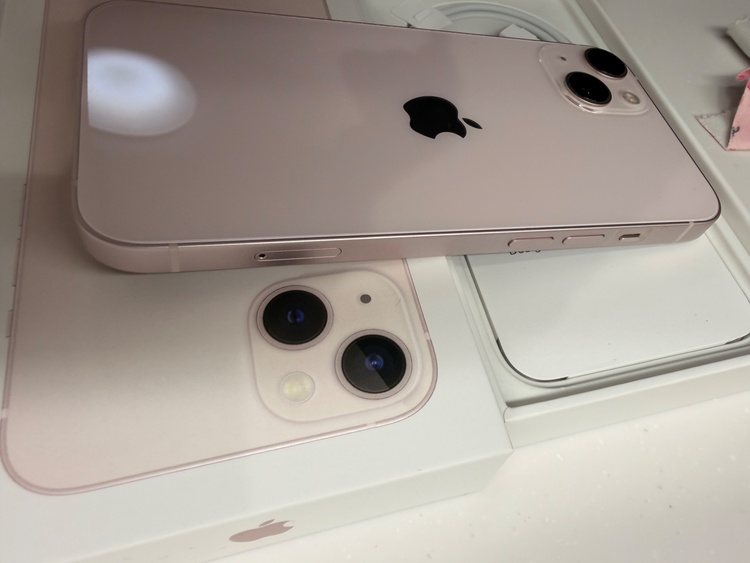 iPhone13ピンク256GB（スマホ）の商品画像 - 査定依頼日：2026年8月29日 - 最高査定価格：45,000円