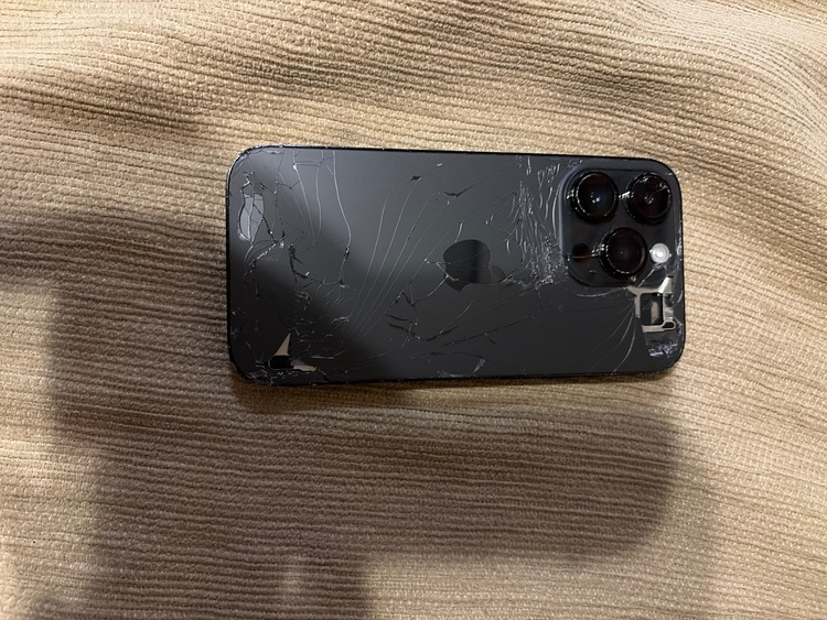 iPhone iPhone 14 Pro 128GB SIMフリー（スマホ）の商品画像 - 査定依頼日：2026年9月19日 - 最高査定価格：39,000円