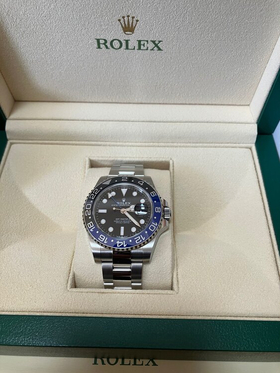 ロレックス GMTマスター 126710BLN（高級時計）の商品画像 - 査定依頼日：2025年1月11日 - 最高査定価格：2,400,000円