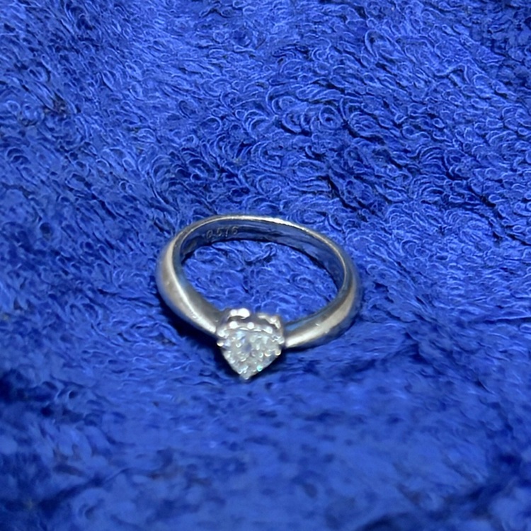 ダイヤの指輪（金・貴金属）の商品画像 - 査定依頼日：2025年9月6日 - 最高査定価格：100,000円