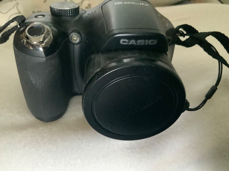 CASIO EXILIM EX-FH20（カメラ）の商品画像 - 査定依頼日：2026年4月15日 - 最高査定価格：3,000円