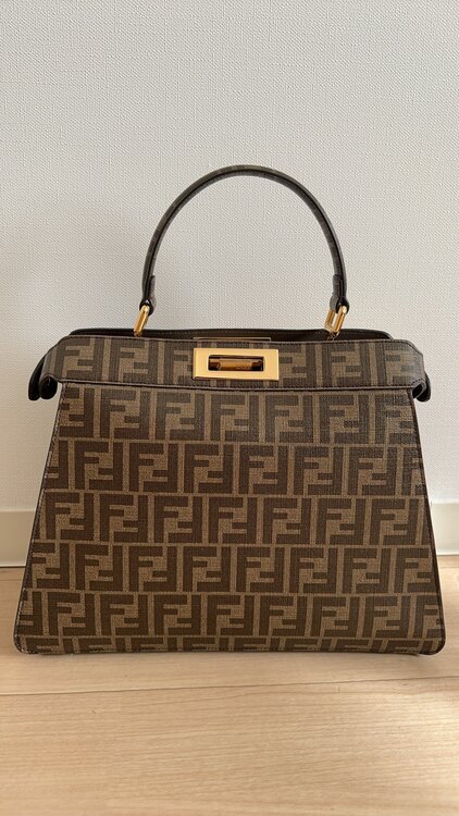 フェンディ  （ブランドバッグ）の商品画像 - 査定依頼日：2025年2月13日 - 最高査定価格：210,000円