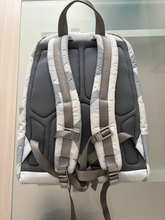 リュックサック（ブランドバッグ）の商品画像 - 査定依頼日：2025年11月10日 - 最高査定価格：100,000円