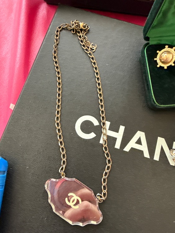 シャネル鏡型ネックレ（ブランド財布・小物）の商品画像 - 査定依頼日：2025年8月14日 - 最高査定価格：14,000円