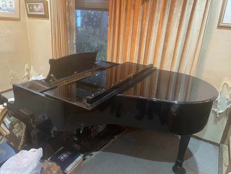 O型　グランドピアノ　シリアル番号：534070 ロット番号：22050 16（ピアノ・楽器・PA機材）の商品画像 - 査定依頼日：2025年12月14日 - 最高査定価格：100,000円