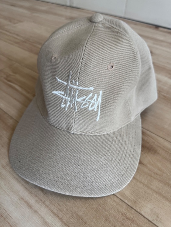 90s USA製 Old Stussy キャップ 白ロゴ クリーム（古着・ファッション）の商品画像 - 査定依頼日：2026年4月4日 - 最高査定価格：3,000円