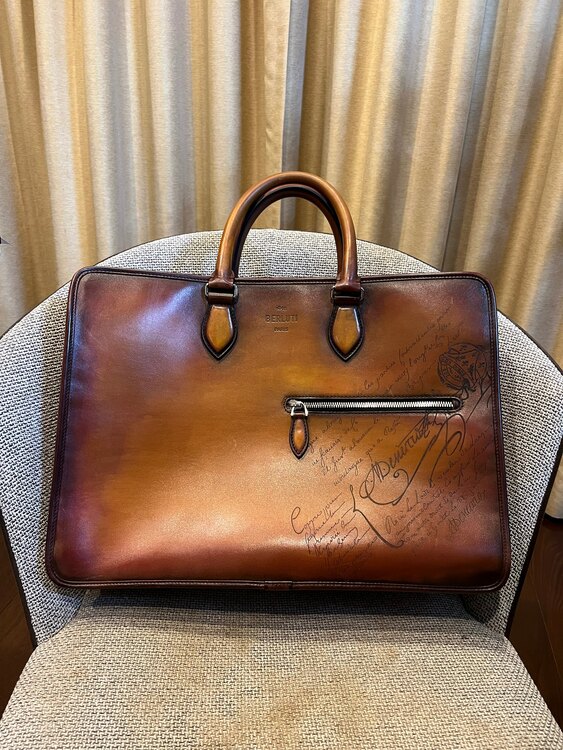 ベルルッティ　バッグ（ブランドバッグ）の商品画像 - 査定依頼日：2025年1月7日 - 最高査定価格：180,000円