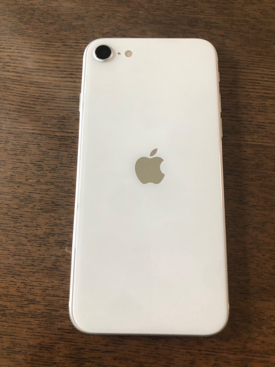 iphoneSE（スマホ）の商品画像 - 査定依頼日：2025年8月10日 - 最高査定価格：17,000円