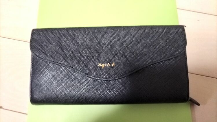 アニエスベーの財布（古着・ファッション）の商品画像 - 査定依頼日：2025年9月4日 - 最高査定価格：500円