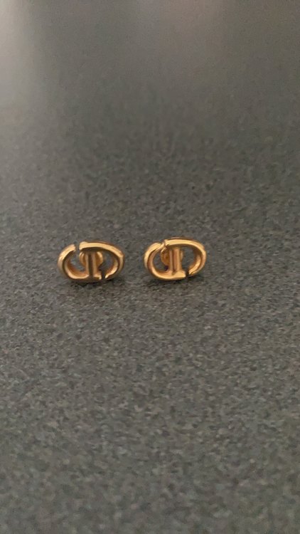 CD NAVY スタッドピアス（金・貴金属）の商品画像 - 査定依頼日：2023年9月1日 - 最高査定価格：20,000円