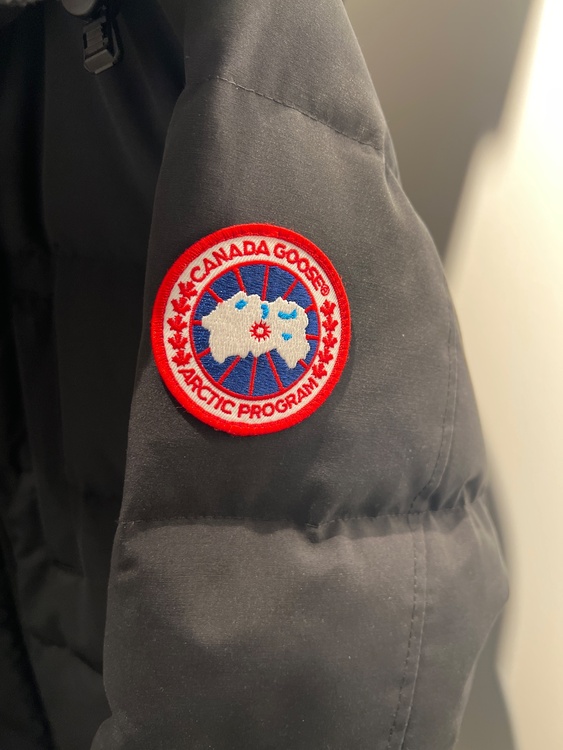 カナダグース（古着・ファッション）の商品画像 - 査定依頼日：2025年12月5日 - 最高査定価格：25,000円