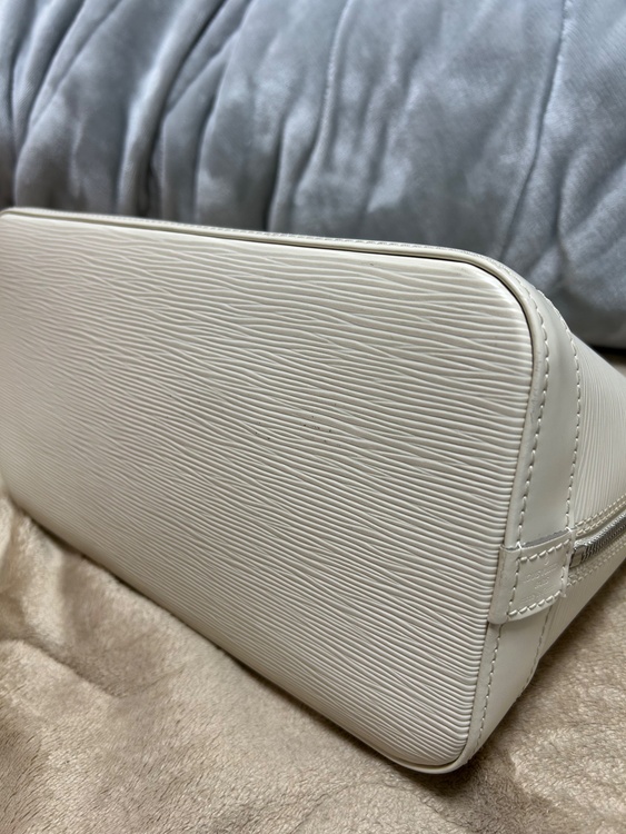 ルイヴィトン エピ （ブランドバッグ）の商品画像 - 査定依頼日：2026年1月15日 - 最高査定価格：55,000円