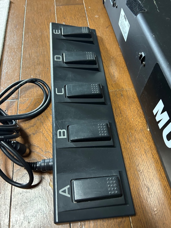 モデル13（ピアノ・楽器・PA機材）の商品画像 - 査定依頼日：2026年3月14日 - 最高査定価格：4,000円