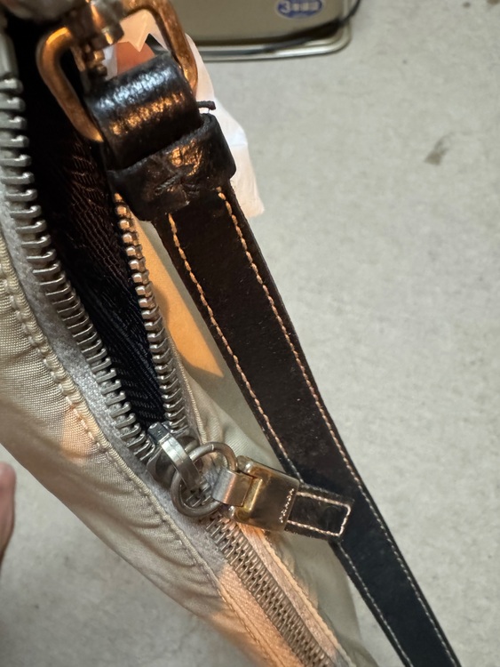 プラダ　アクセサリー（ブランドバッグ）の商品画像 - 査定依頼日：2025年11月5日 - 最高査定価格：20,000円