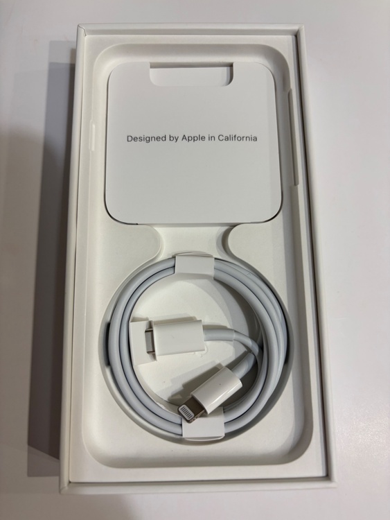 iPhone SE（スマホ）の商品画像 - 査定依頼日：2026年2月18日 - 最高査定価格：18,000円