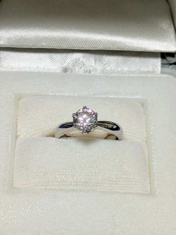 ダイヤモンドリング（宝石）の商品画像 - 査定依頼日：2025年4月26日 - 最高査定価格：300,000円