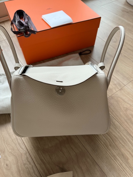 リンディ26（ブランドバッグ）の商品画像 - 査定依頼日：2025年11月18日 - 最高査定価格：1,250,000円