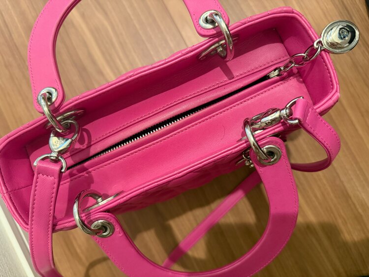 レディディオール（ブランドバッグ）の商品画像 - 査定依頼日：2025年2月23日 - 最高査定価格：110,000円