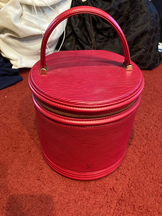 ルイヴィトン エピ （ブランドバッグ）の商品画像 - 査定依頼日：2025年12月12日 - 最高査定価格：50,000円