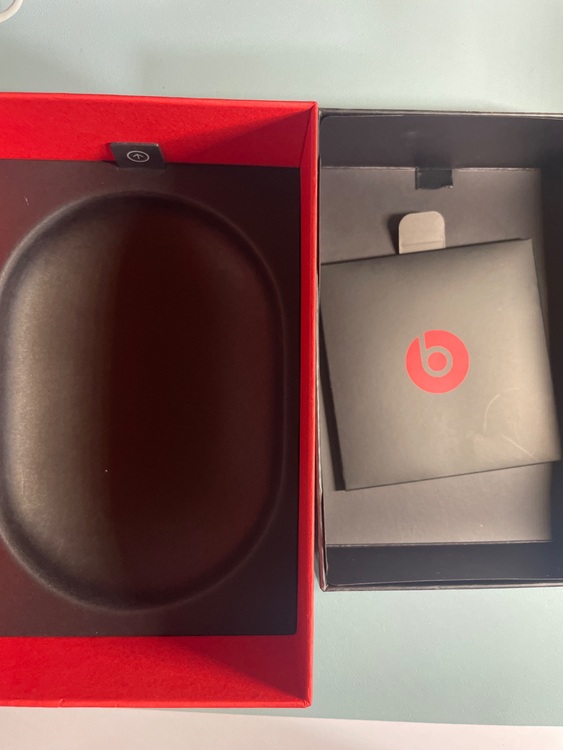 beats solo3 wireless（オーディオ・スピーカー）の商品画像 - 査定依頼日：2025年10月31日 - 最高査定価格：2,300円