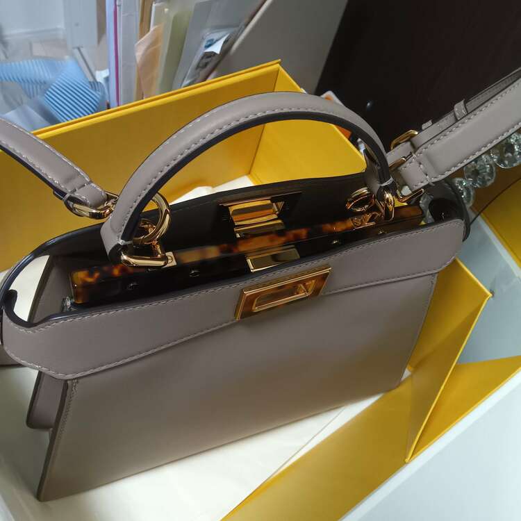 フェンディ  （ブランドバッグ）の商品画像 - 査定依頼日：2025年4月29日 - 最高査定価格：280,000円