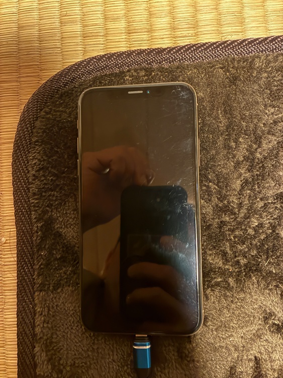 iPhone iPhoneXS 256GB docomo（スマホ）の商品画像 - 査定依頼日：2026年9月30日 - 最高査定価格：17,000円