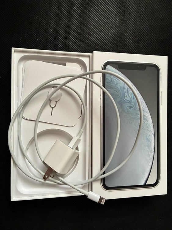 iPhone XR, White, 128GB　SIMフリー（スマホ）の商品画像 - 査定依頼日：2025年7月6日 - 最高査定価格：14,000円