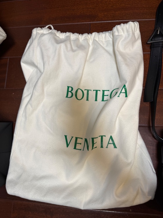 カセットパデット（ブランドバッグ）の商品画像 - 査定依頼日：2026年2月9日 - 最高査定価格：130,000円