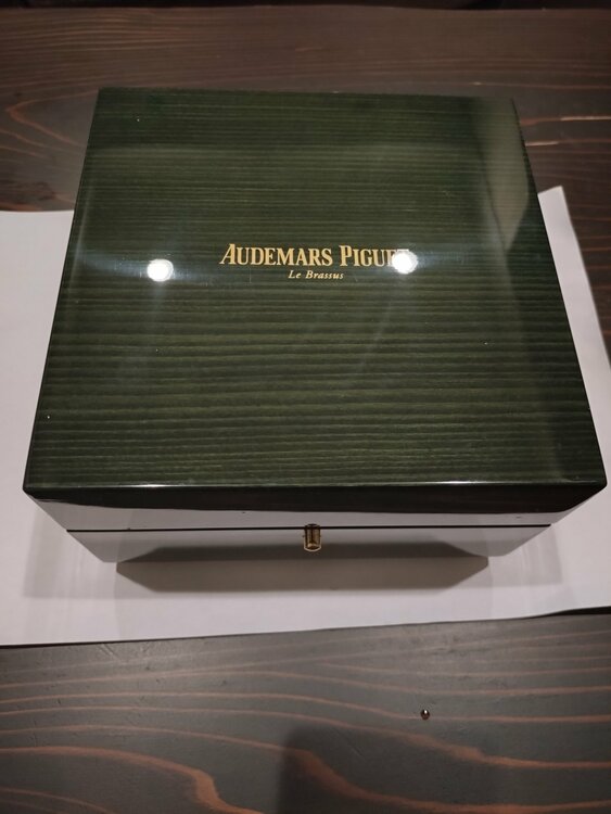 オーデマピゲ ロイヤルオーク（高級時計）の商品画像 - 査定依頼日：2026年7月27日 - 最高査定価格：7,000,000円