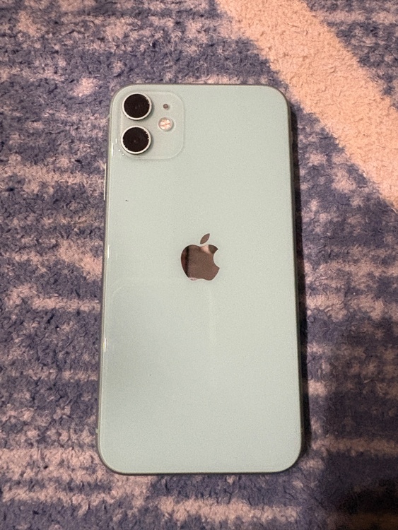 iPhone11 128GB docomo（スマホ）の商品画像 - 査定依頼日：2026年1月7日 - 最高査定価格：15,000円