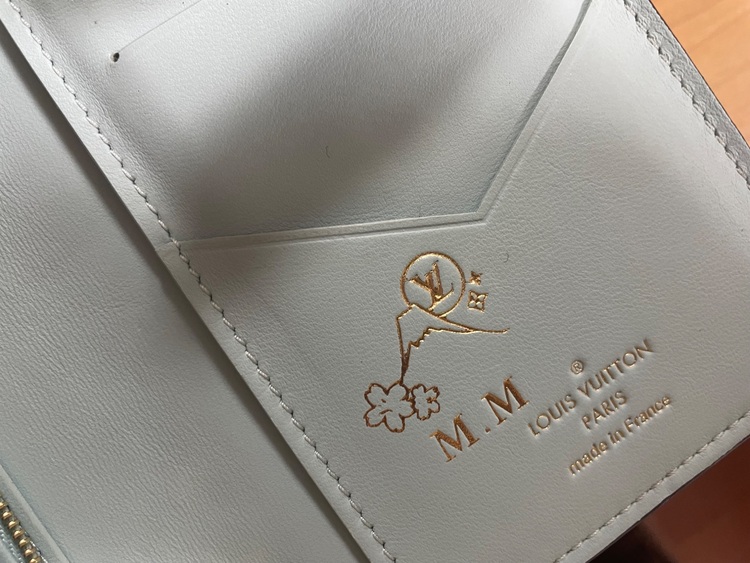 財布（ブランド財布・小物）の商品画像 - 査定依頼日：2025年9月30日 - 最高査定価格：20,000円