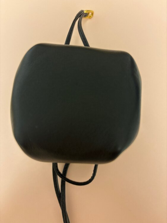 小物入れ（ブランド財布・小物）の商品画像 - 査定依頼日：2025年1月16日 - 最高査定価格：12,000円