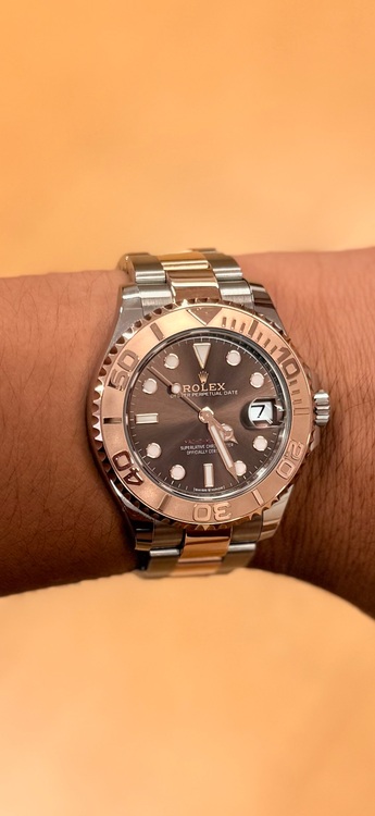 ヨットマスター37チョコ（高級時計）の商品画像 - 査定依頼日：2025年9月11日 - 最高査定価格：2,320,000円