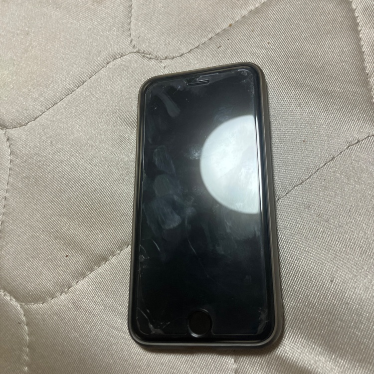 iPhone SE (第 3 世代) 64GB docomo（スマホ）の商品画像 - 査定依頼日：2026年4月11日 - 最高査定価格：22,000円