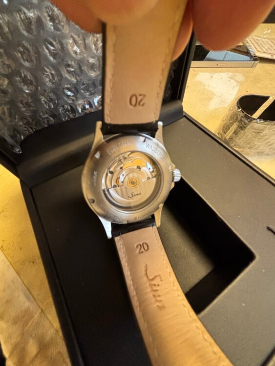 その他 その他 sinn 556ars かwsべる（高級時計）の商品画像 - 査定依頼日：2025年4月27日 - 最高査定価格：94,000円