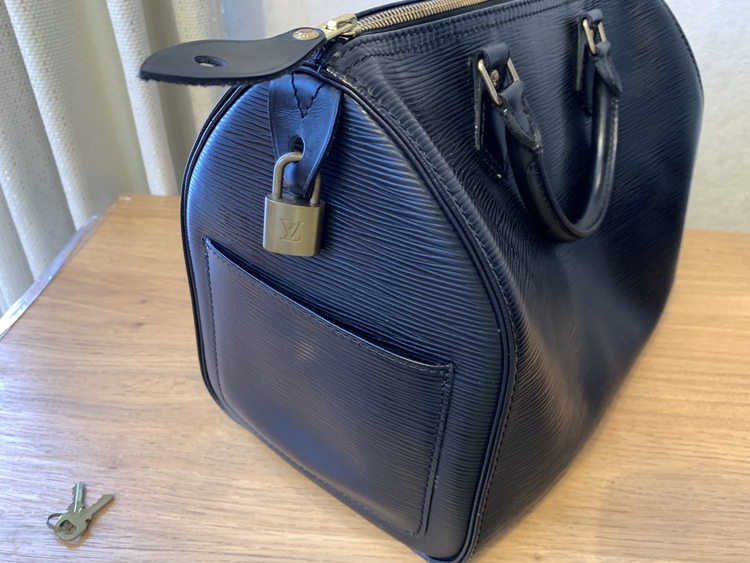 ルイヴィトン　エピ柄（ブランドバッグ）の商品画像 - 査定依頼日：2022年1月9日 - 最高査定価格：35,000円