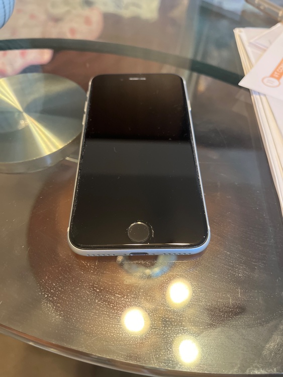 iPhone SE (第 3 世代) 64GB docomo（スマホ）の商品画像 - 査定依頼日：2026年1月17日 - 最高査定価格：35,000円