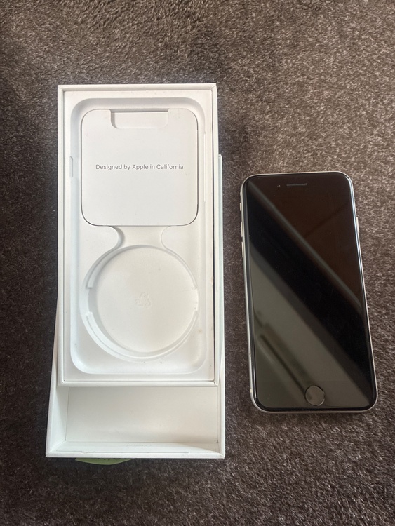 iPhone SE (第 3 世代) 64GB Softbank（スマホ）の商品画像 - 査定依頼日：2026年2月22日 - 最高査定価格：20,000円