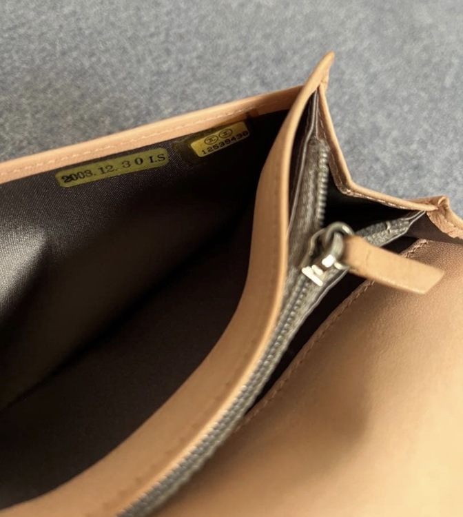 カメリア フラップ 長財布ピンクベージュ（ブランド財布・小物）の商品画像 - 査定依頼日：2026年4月12日 - 最高査定価格：15,000円