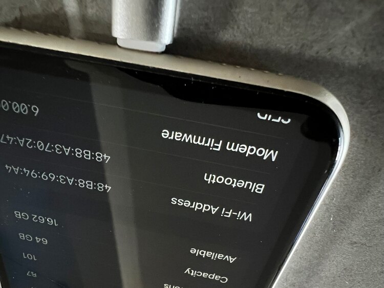 iPhone 11 64GB 楽天モバイル 画面割れ（スマホ）の商品画像 - 査定依頼日：2025年5月21日 - 最高査定価格：4,000円