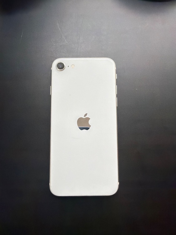 iPhone SE 第3世代（スマホ）の商品画像 - 査定依頼日：2026年7月26日 - 最高査定価格：14,000円