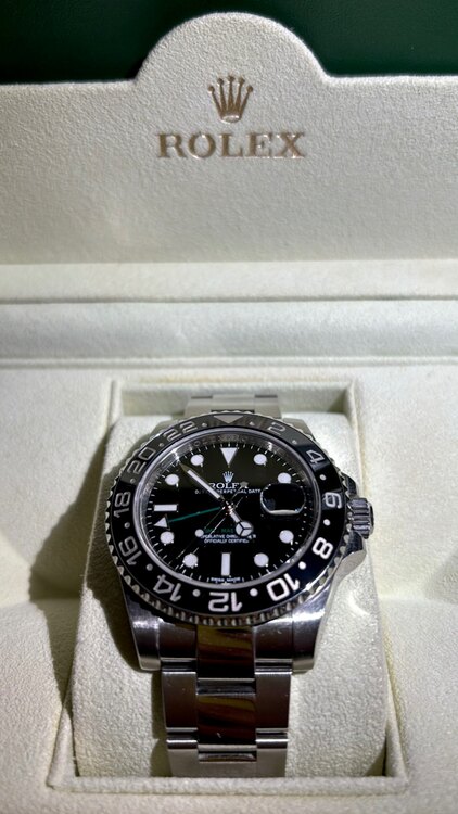 ロレックス GMTマスター 116710LN（高級時計）の商品画像 - 査定依頼日：2025年2月19日 - 最高査定価格：1,850,000円