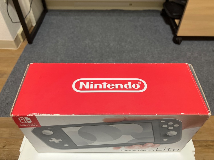 Nintendo Switch Light グレー（ゲーム機本体・ゲームソフト）の商品画像 - 査定依頼日：2026年4月12日 - 最高査定価格：15,000円