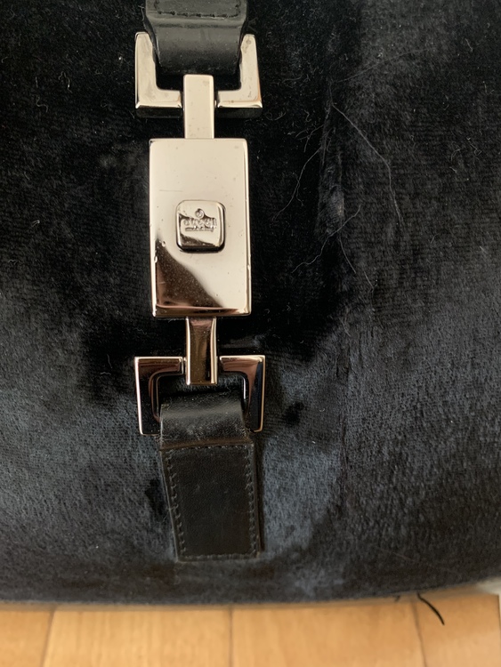 ジャッキーショルダーバッグ（ブランドバッグ）の商品画像 - 査定依頼日：2021年9月10日 - 最高査定価格：10,000円