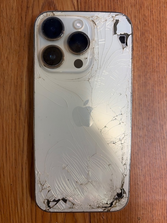 iPhone 14 Pro 128GB Softbank（スマホ）の商品画像 - 査定依頼日：2026年3月19日 - 最高査定価格：36,000円