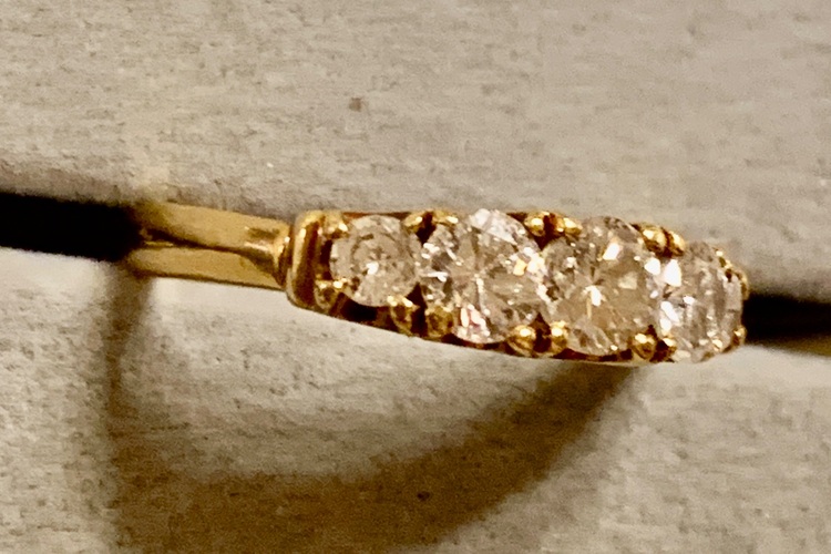 ダイヤモンドの指輪（宝石）の商品画像 - 査定依頼日：2025年7月15日 - 最高査定価格：100,000円