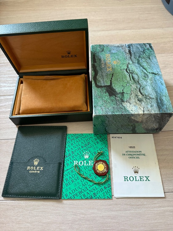 ロレックス デイトナ 1652（高級時計）の商品画像 - 査定依頼日：2025年9月17日 - 最高査定価格：2,400,000円